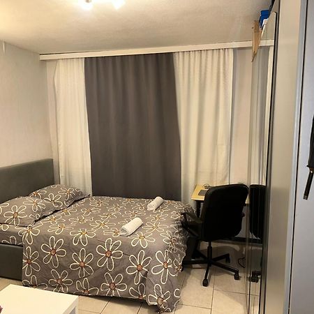 Schoenes Zimmer In Bahnhofsnaehe In Einer Wohnung Mit Grosser Terrasse Гисен Экстерьер фото